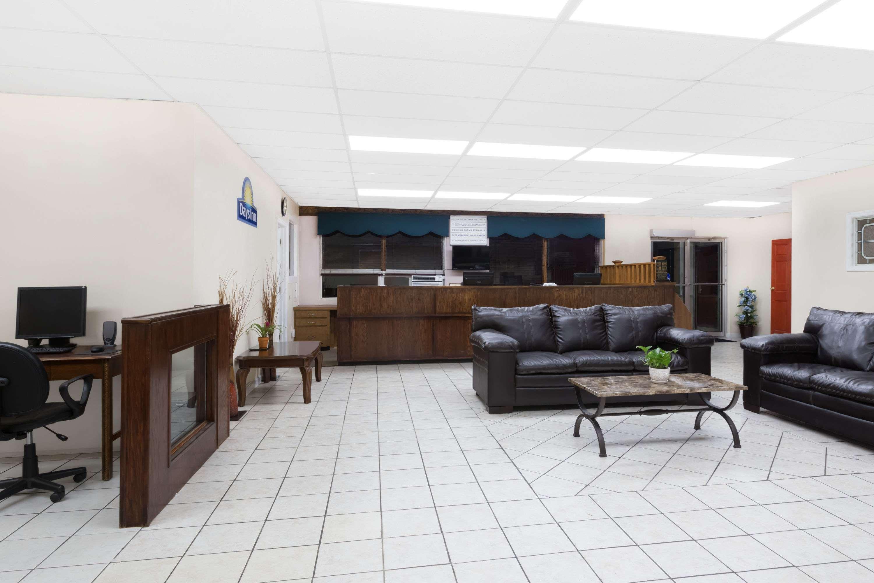 Days Inn By Wyndham כריסטיאנסבורג מראה חיצוני תמונה