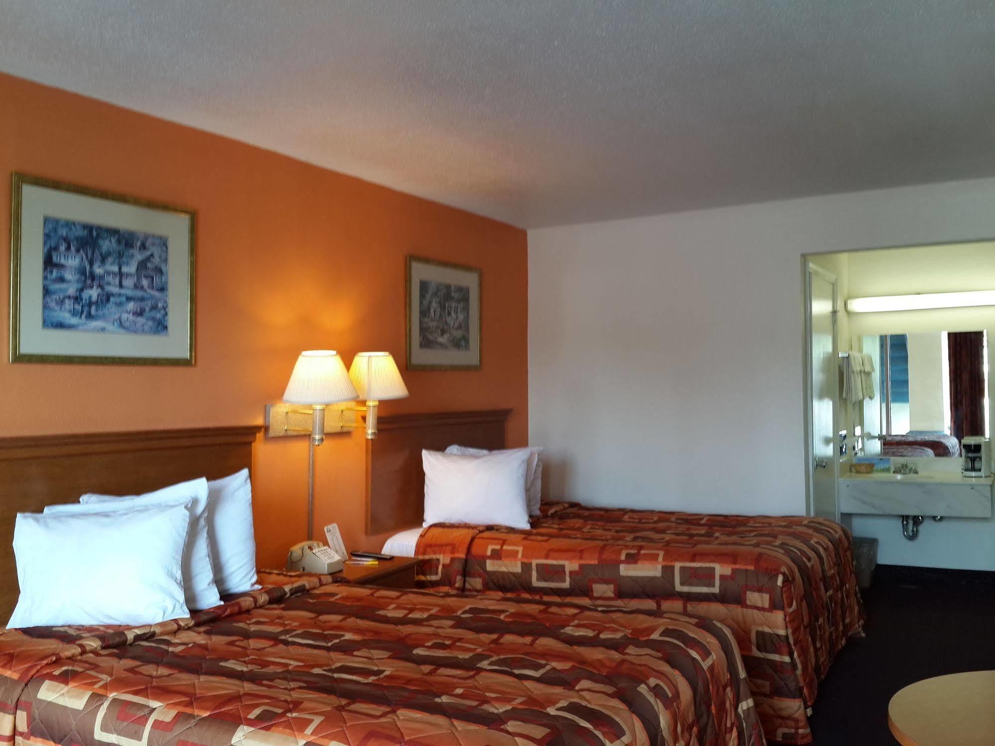 Days Inn By Wyndham כריסטיאנסבורג מראה חיצוני תמונה